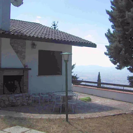 Sleeps 4 Pool Wifi * Spello