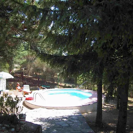 Sleeps 4 Pool Wifi