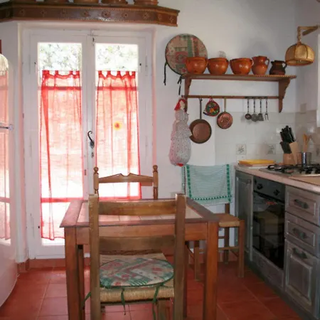 Sleeps 4 Pool Wifi Spello